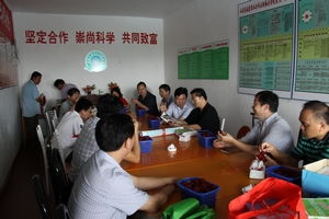 前沿咨詢下基層 農(nóng)業(yè)部專家在浙江仙居搭建農(nóng)產(chǎn)品質(zhì)量安全服務示范區(qū)